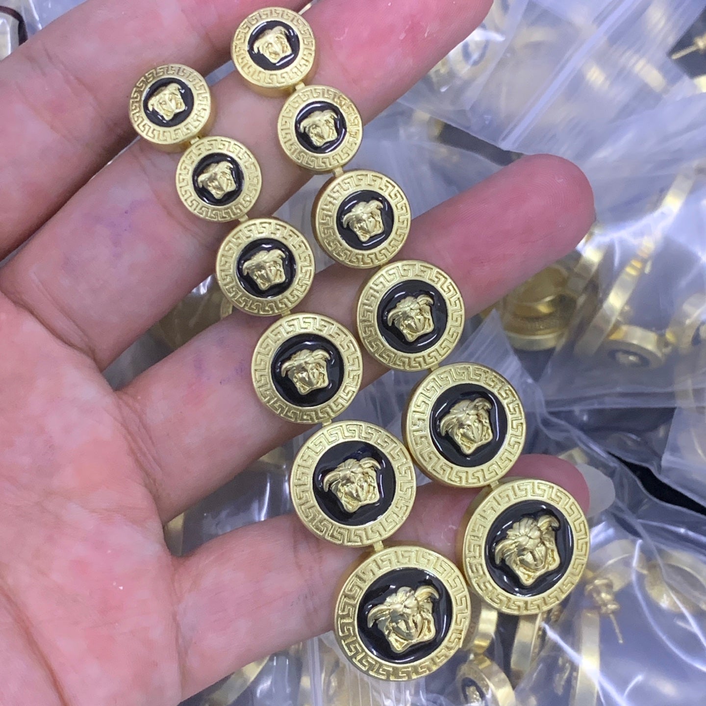 LuxluxHouse Low Price And High Quality Accessories Versace