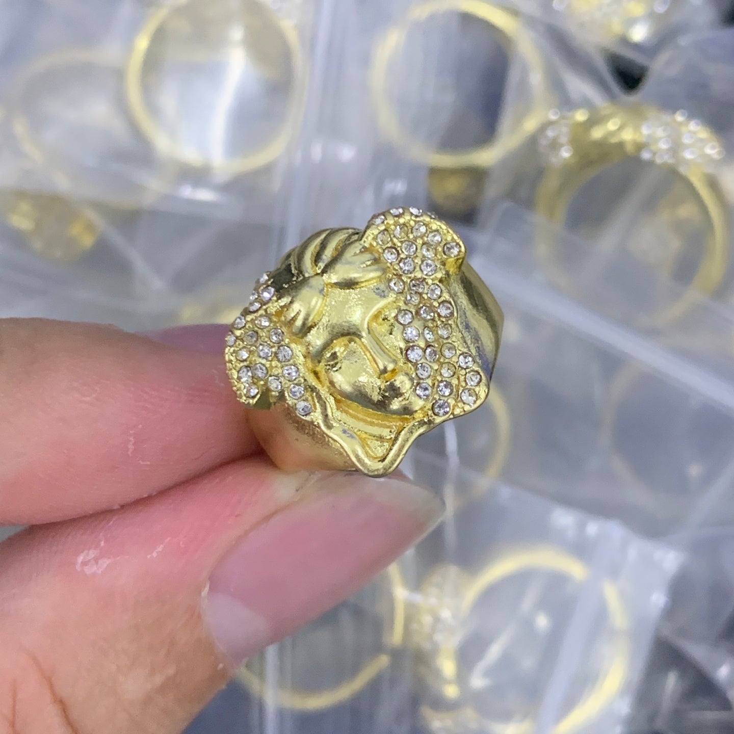 LuxluxHouse Low Price And High Quality Accessories Versace