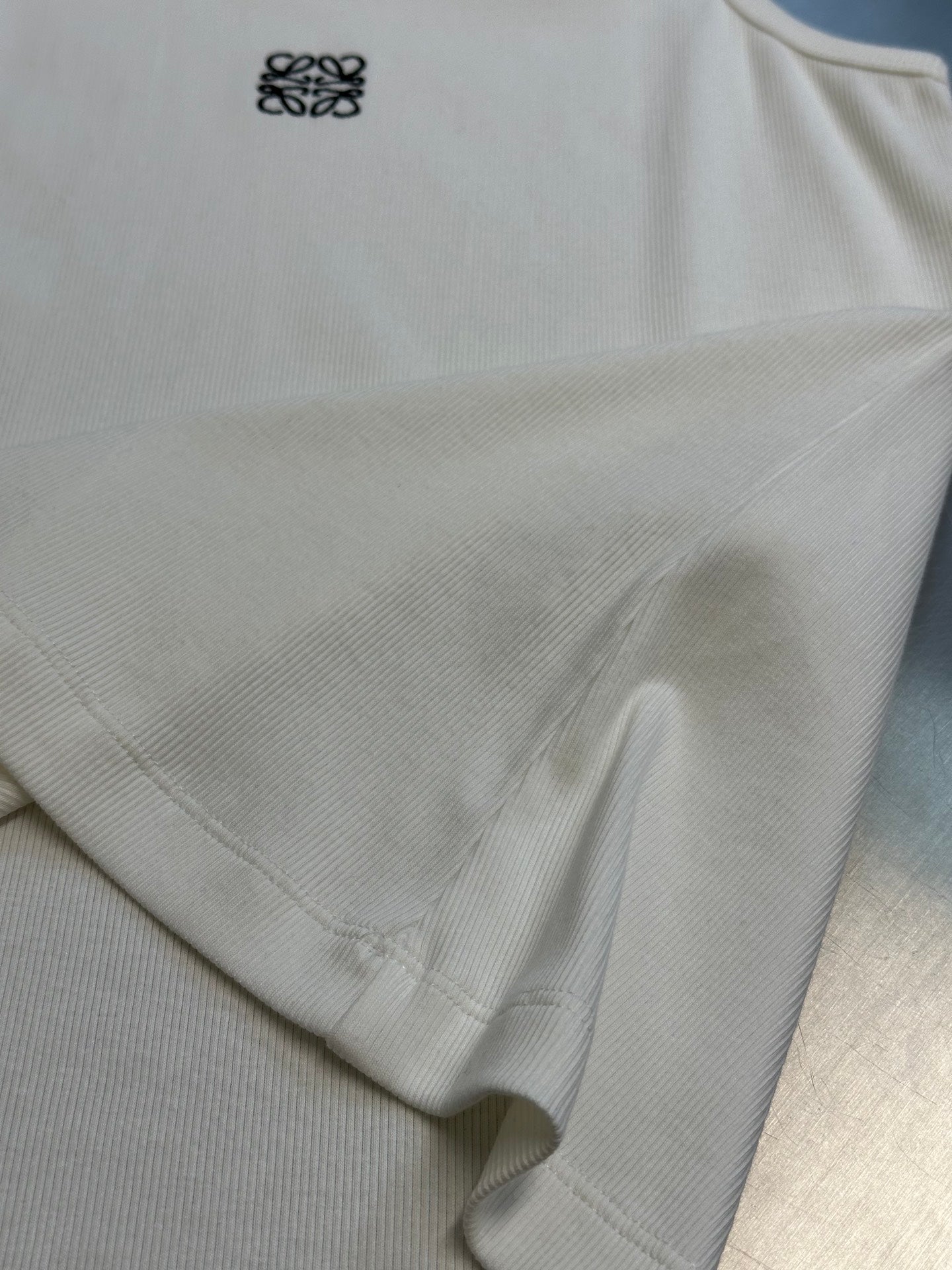 LuxluxHouse Best Quality Clothes T-shirt Loewe