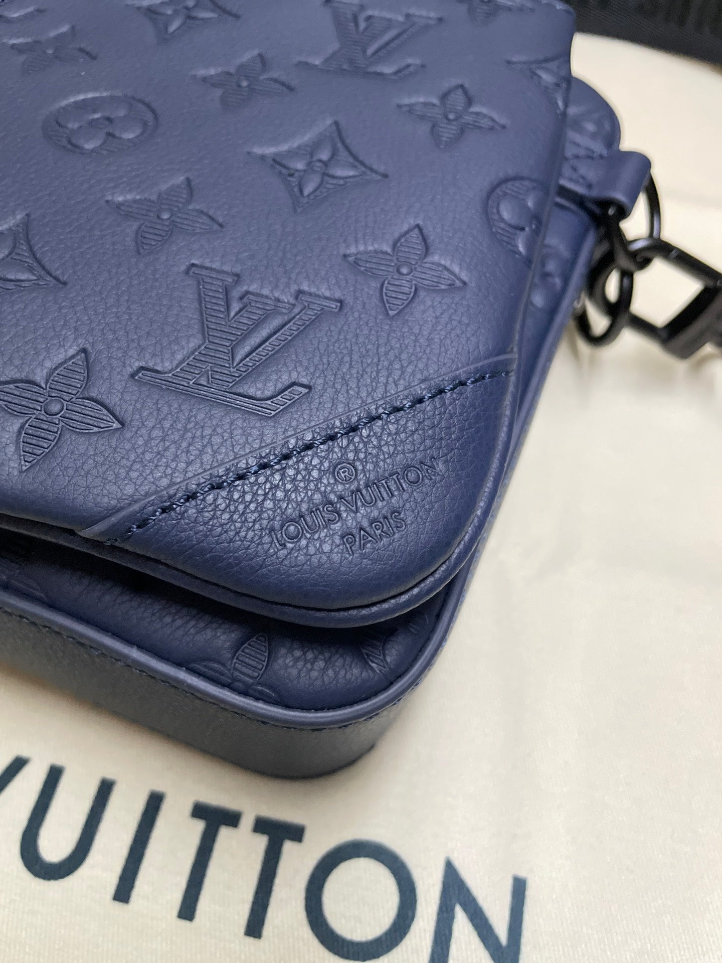 LuxluxHouse Best Quality Bags Louis Vuitton Men