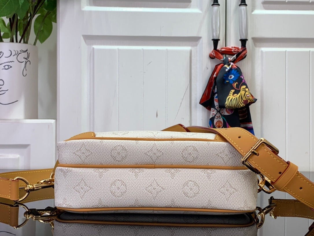 LuxluxHouse Best Quality Bags Louis Vuitton Women Men