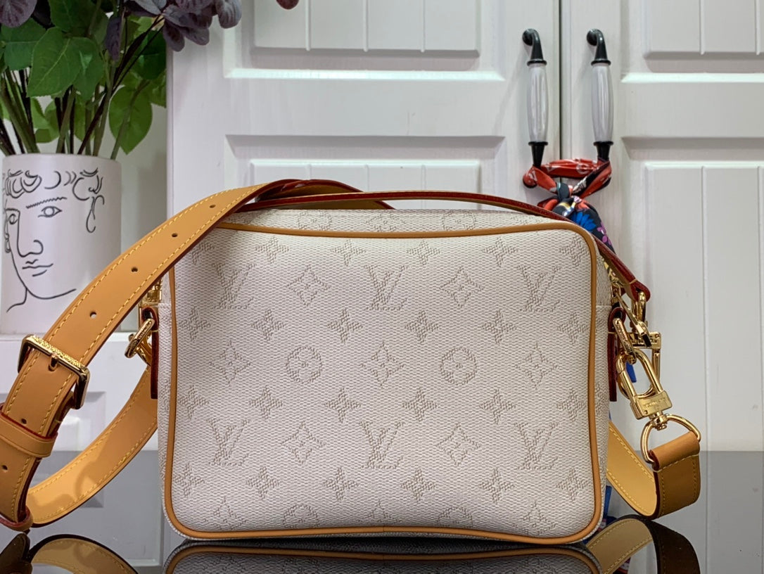 LuxluxHouse Best Quality Bags Louis Vuitton Women Men