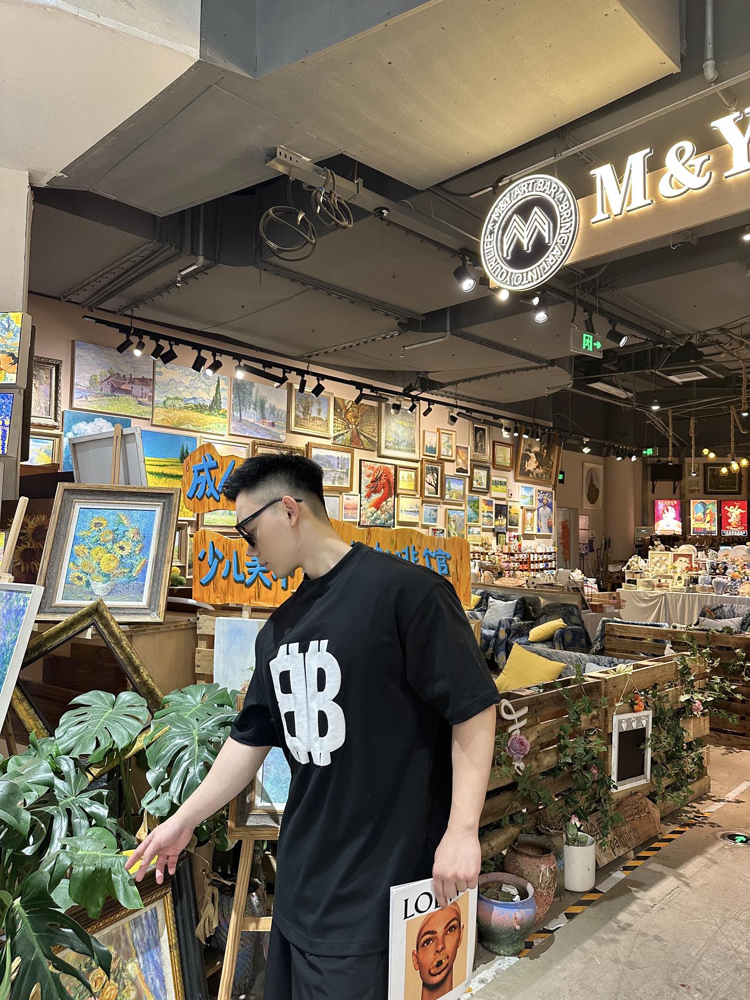 LuxluxHouse Best Quality Clothes Balenciaga T-shirt