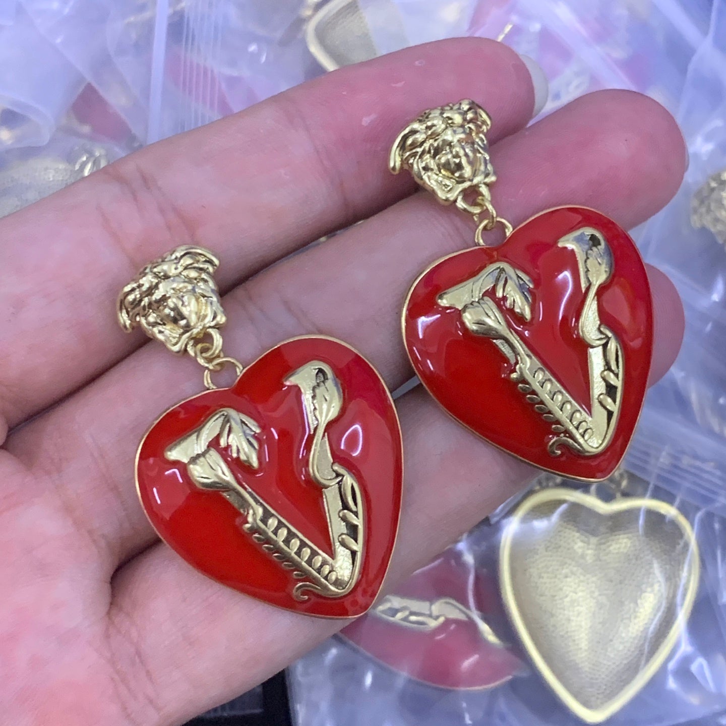 LuxluxHouse Low Price And High Quality Accessories Versace