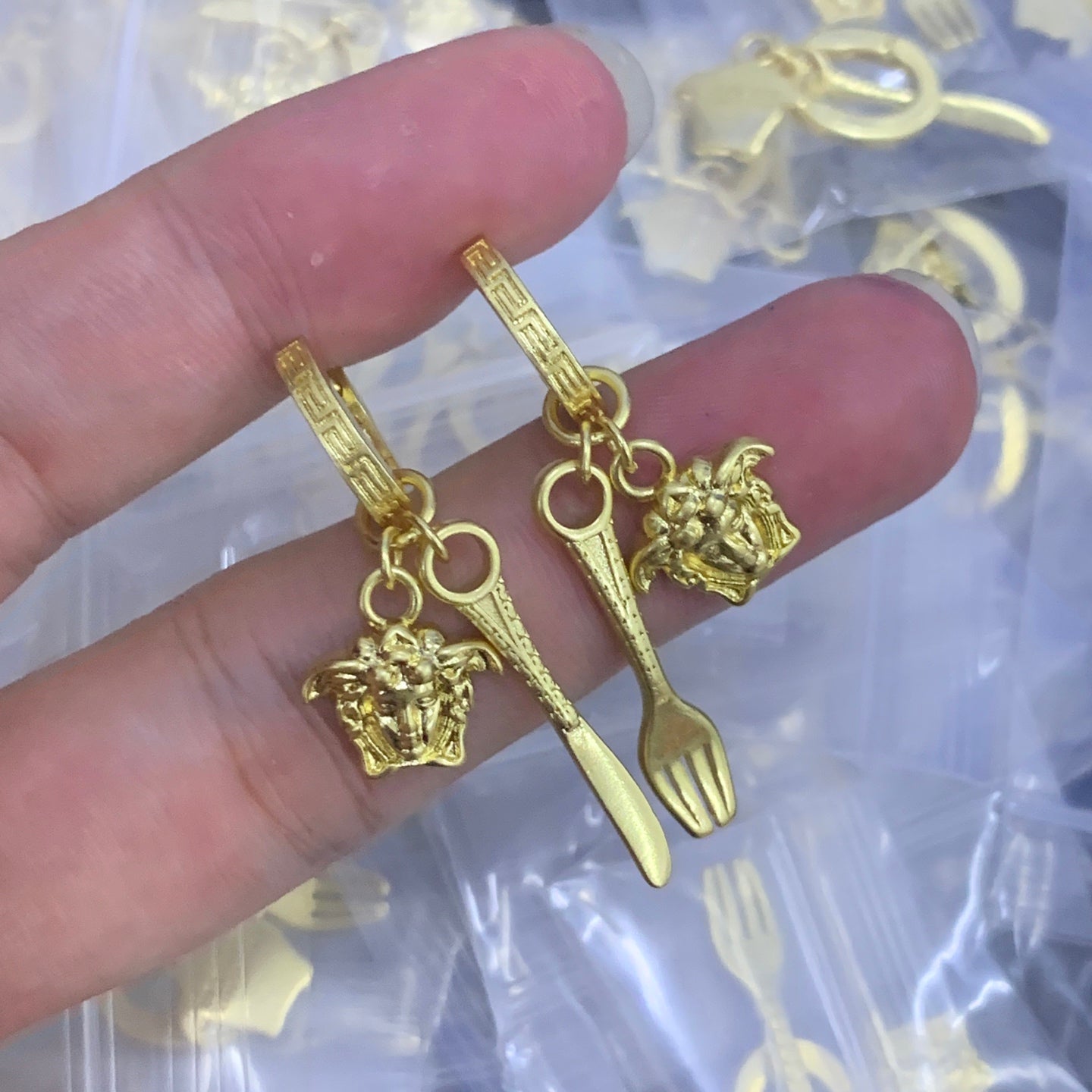 LuxluxHouse Low Price And High Quality Accessories Versace