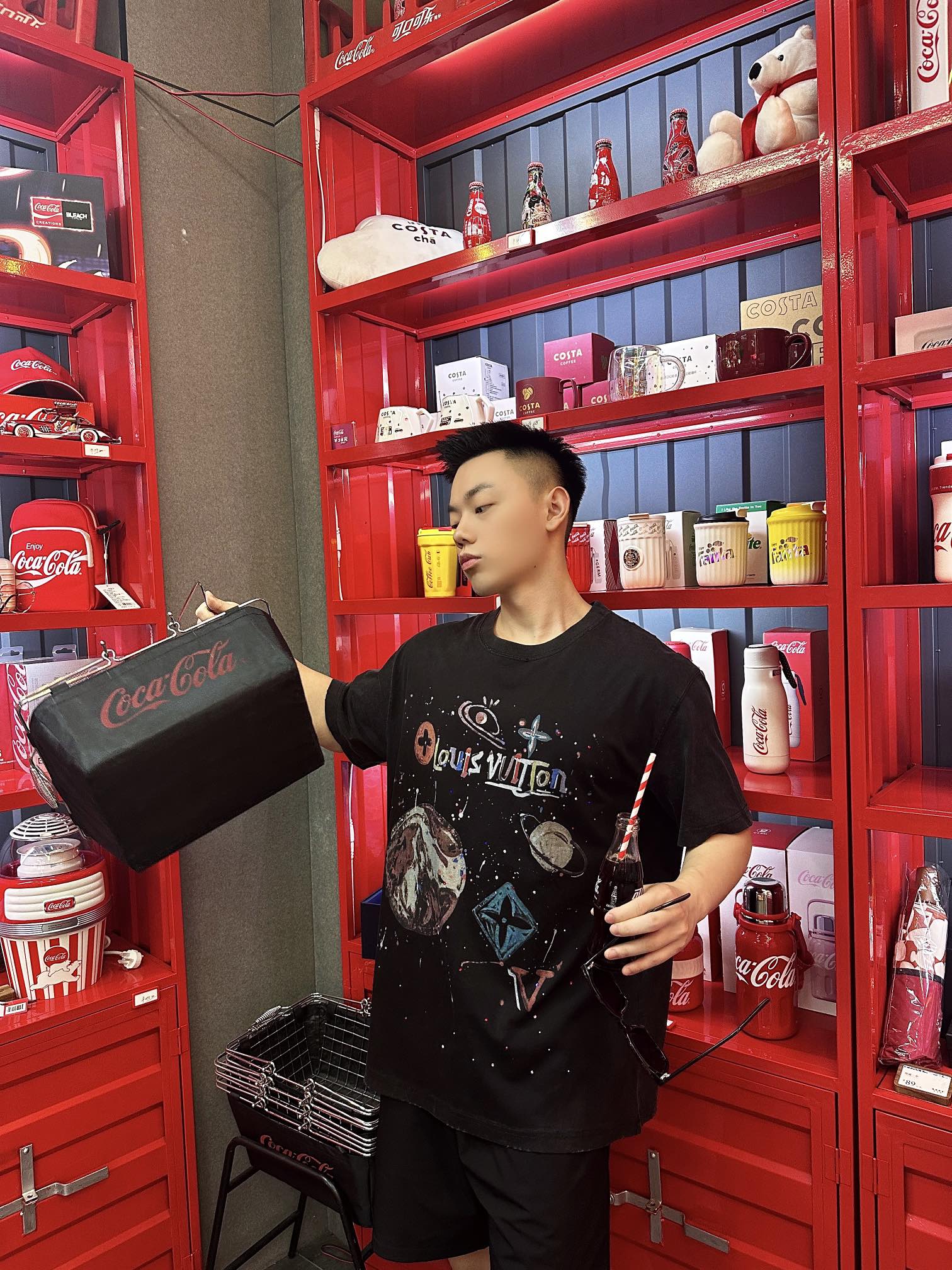 LuxluxHouse Best Quality Clothes T-shirt Louis Vuitton