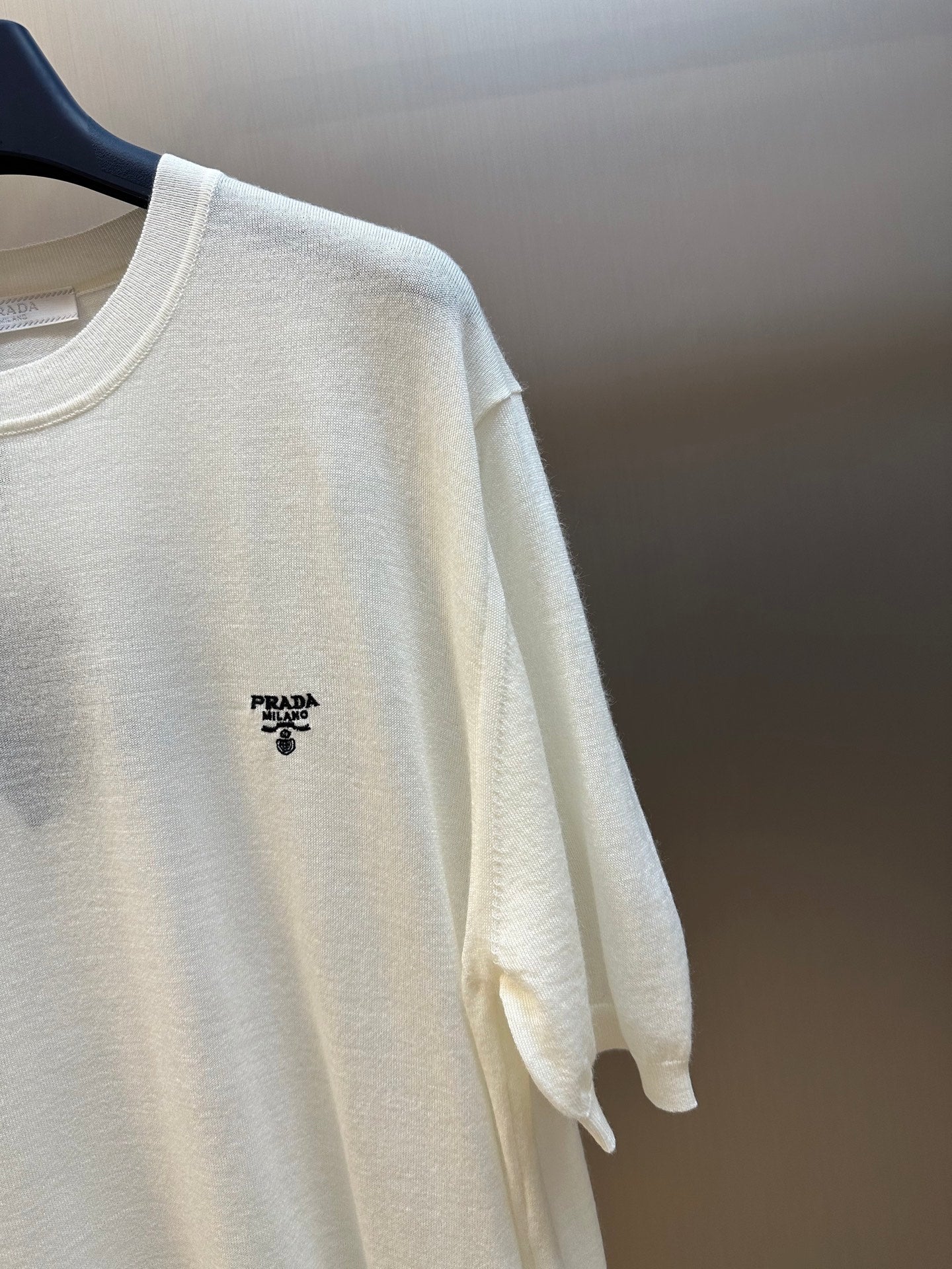 LuxluxHouse Best Quality Clothes T-shirt Prada