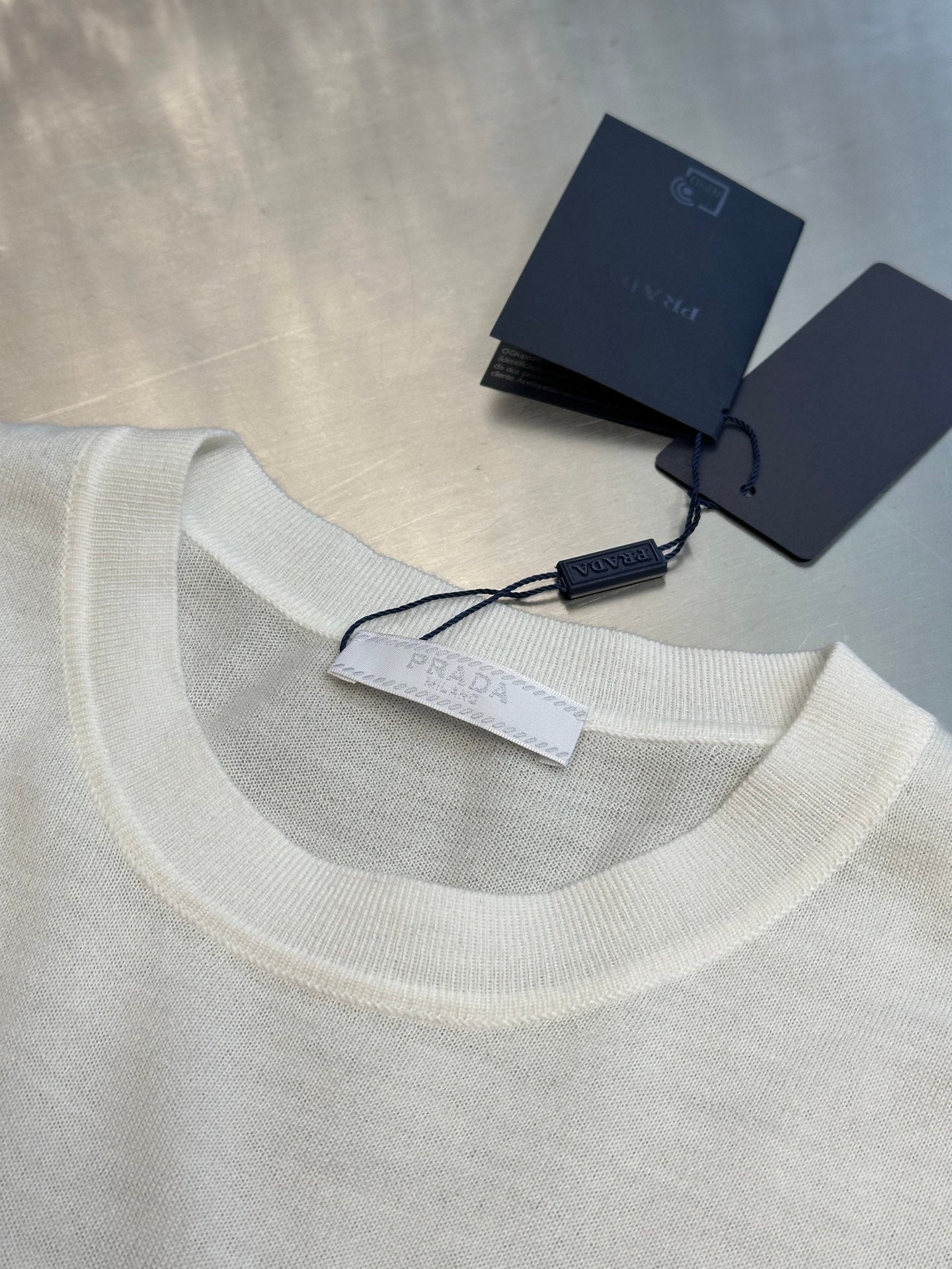 LuxluxHouse Best Quality Clothes T-shirt Prada