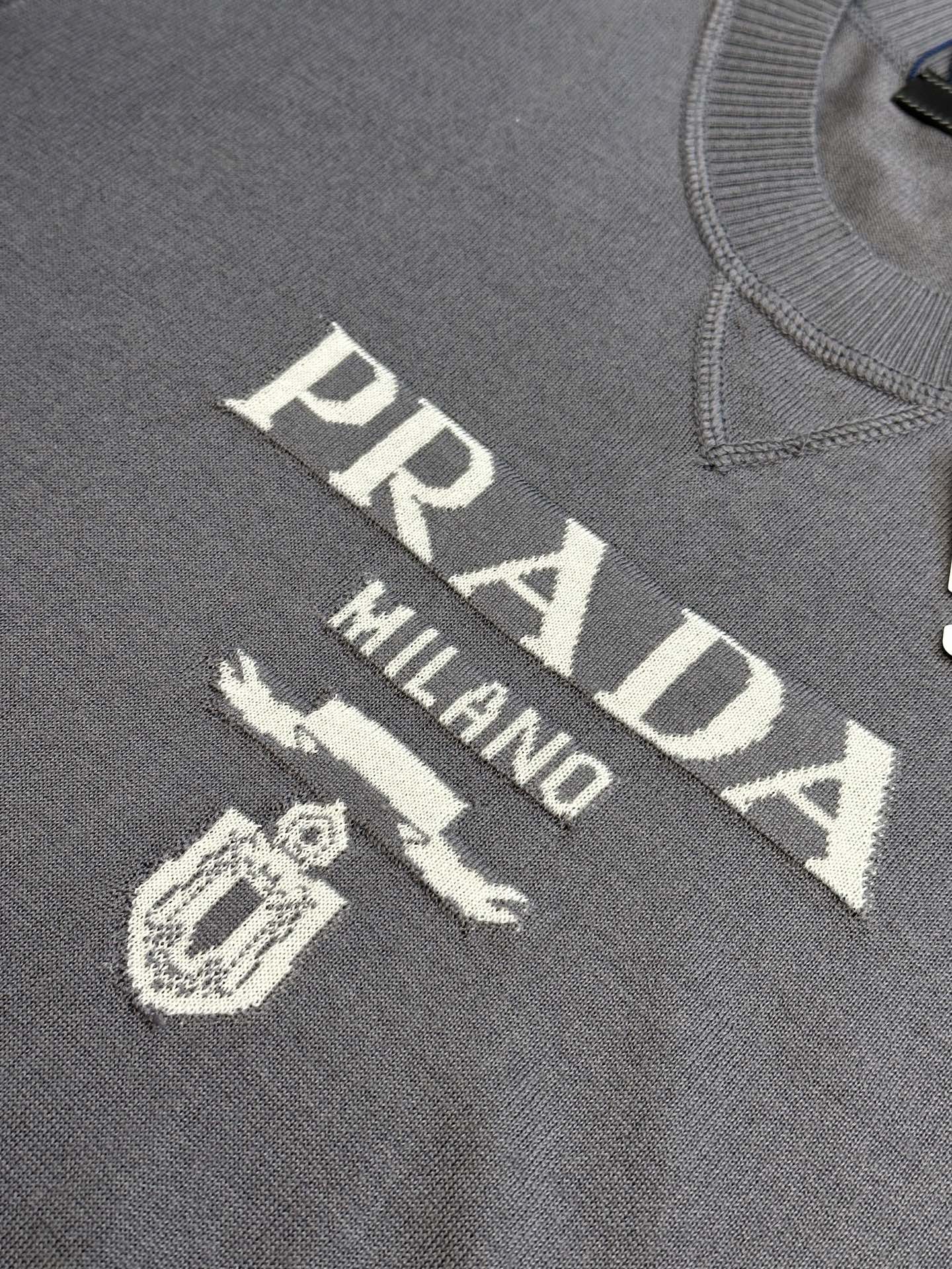 LuxluxHouse Best Quality Clothes T-shirt Prada