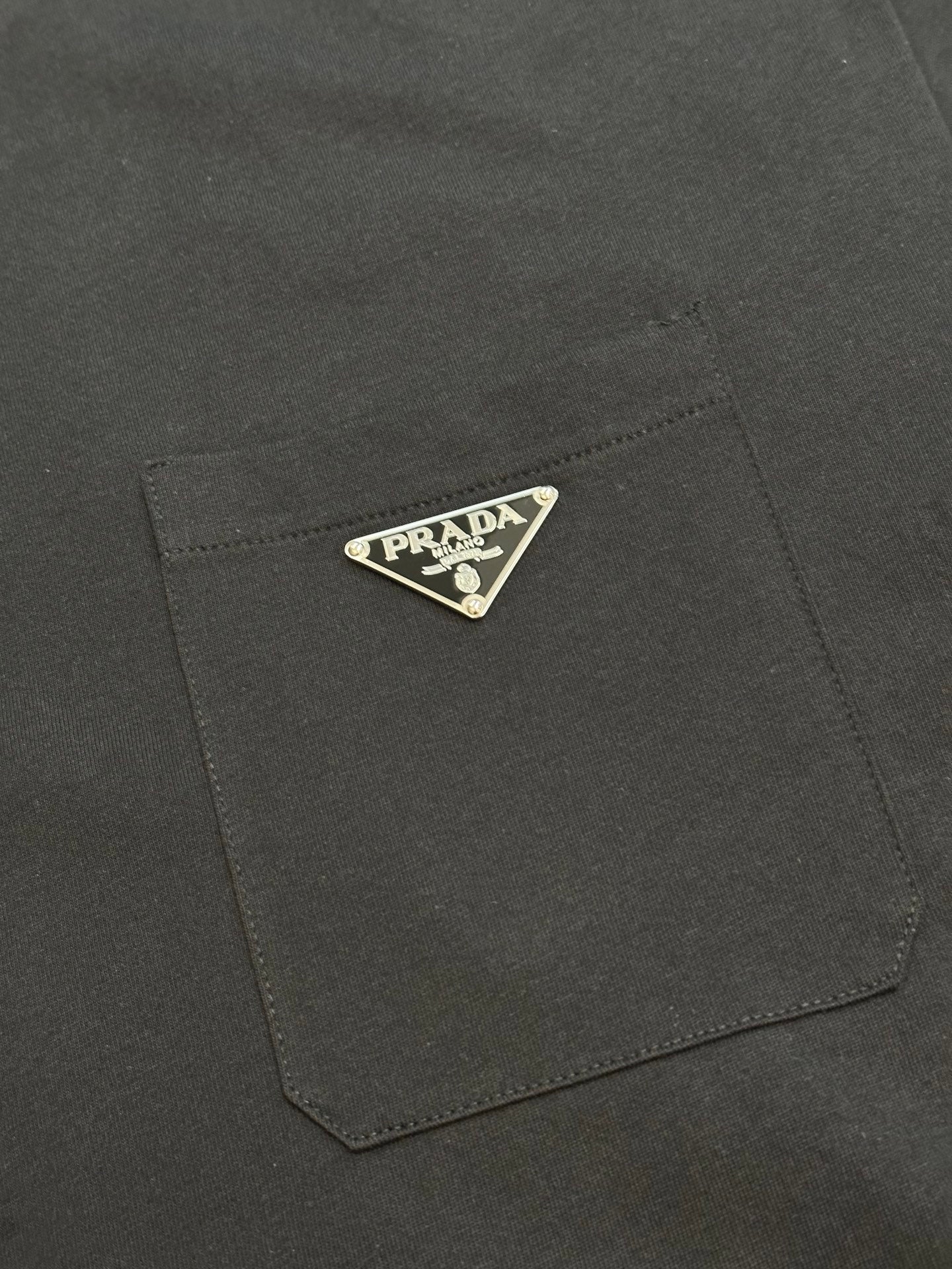 LuxluxHouse Best Quality Clothes T-shirt Prada