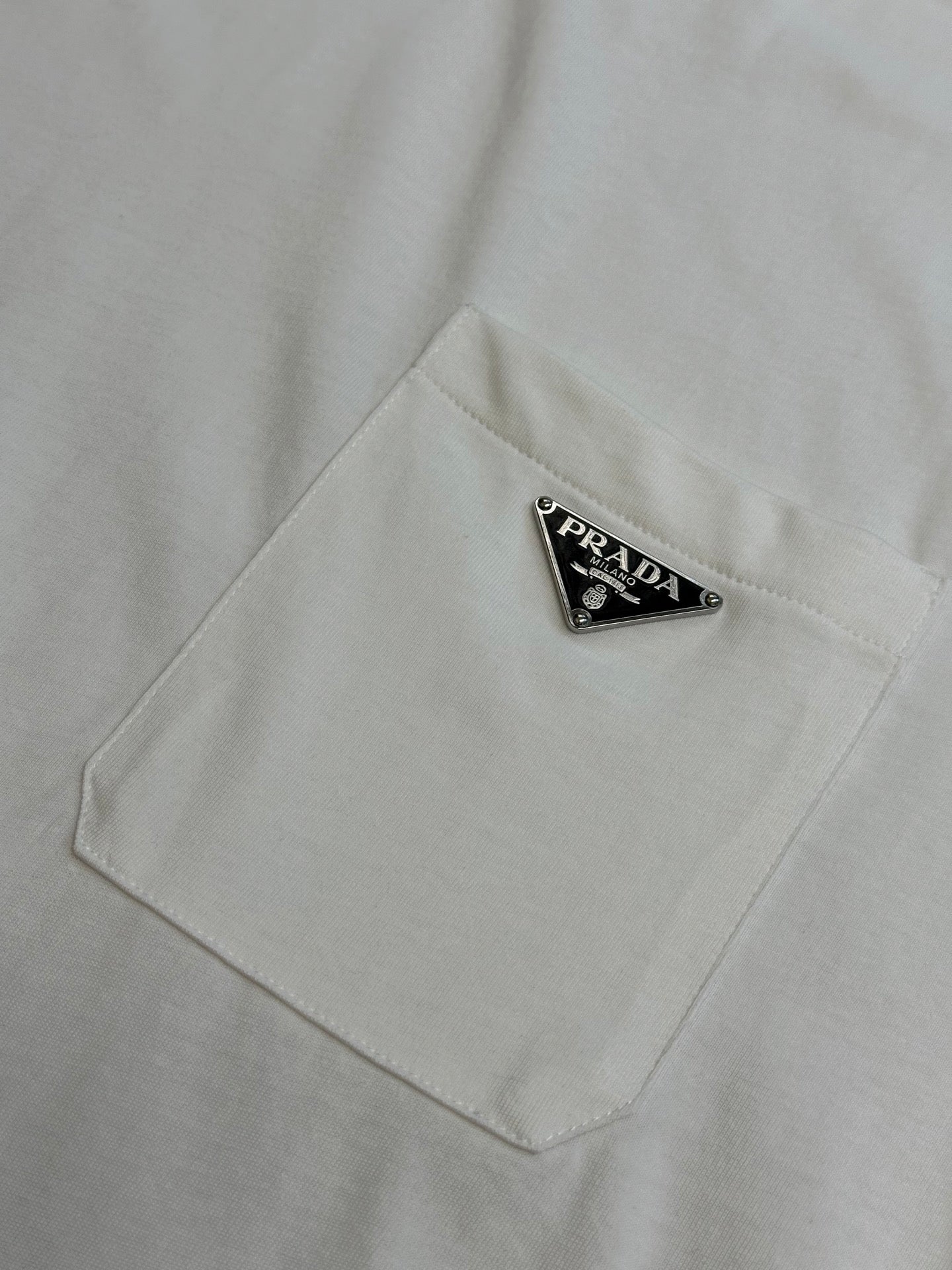 LuxluxHouse Best Quality Clothes T-shirt Prada