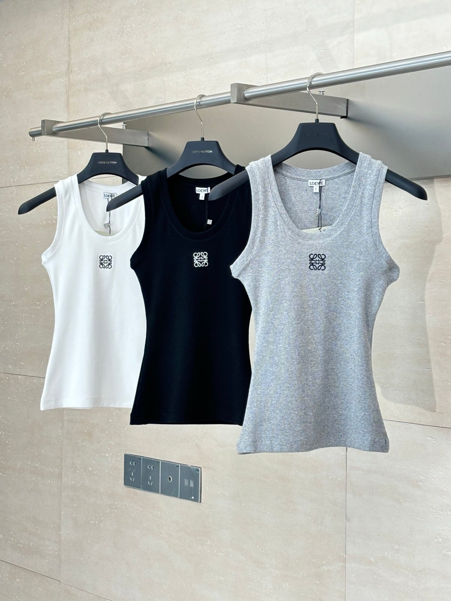 LuxluxHouse Best Quality Clothes T-shirt Loewe