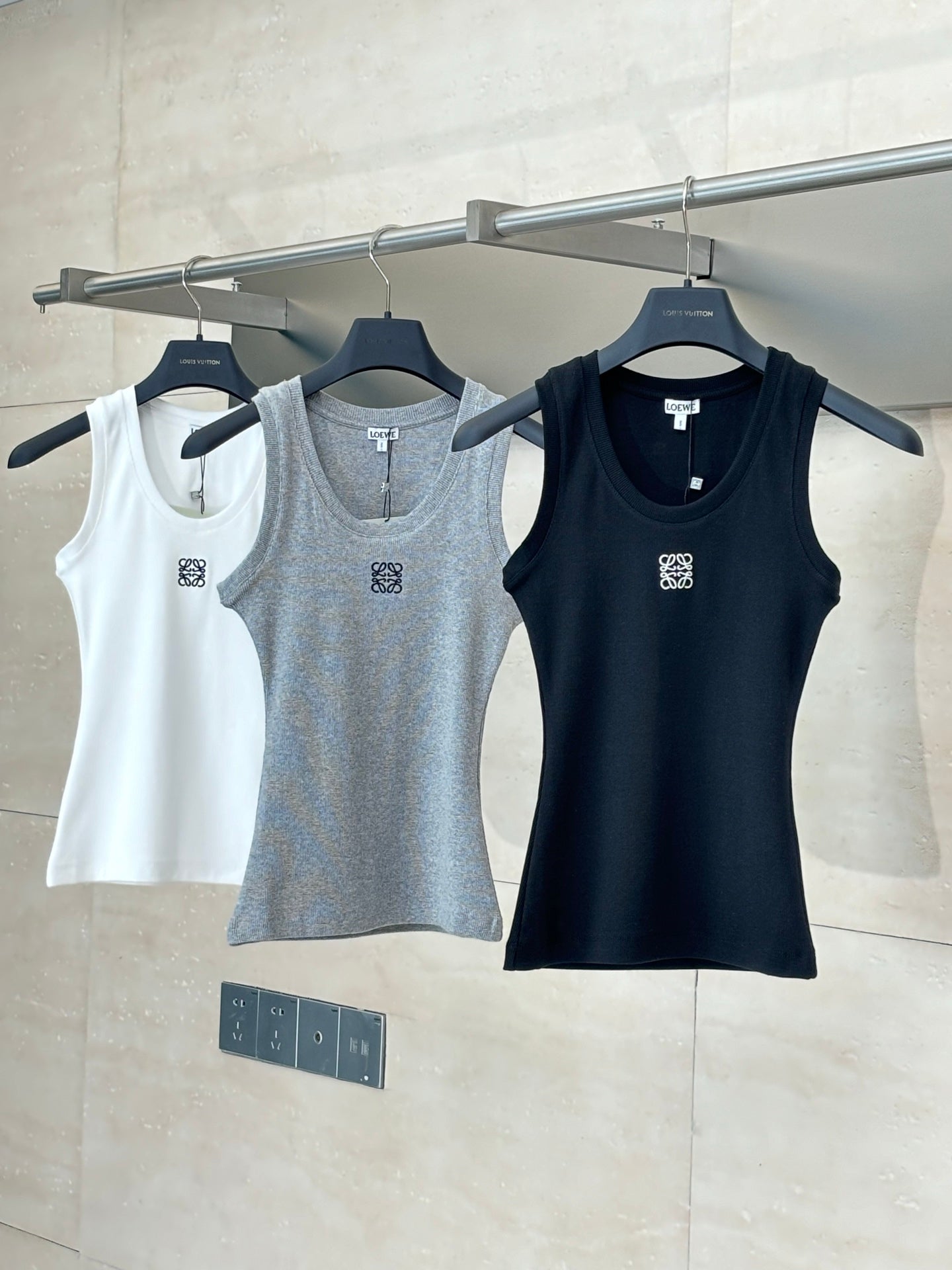 LuxluxHouse Best Quality Clothes T-shirt Loewe