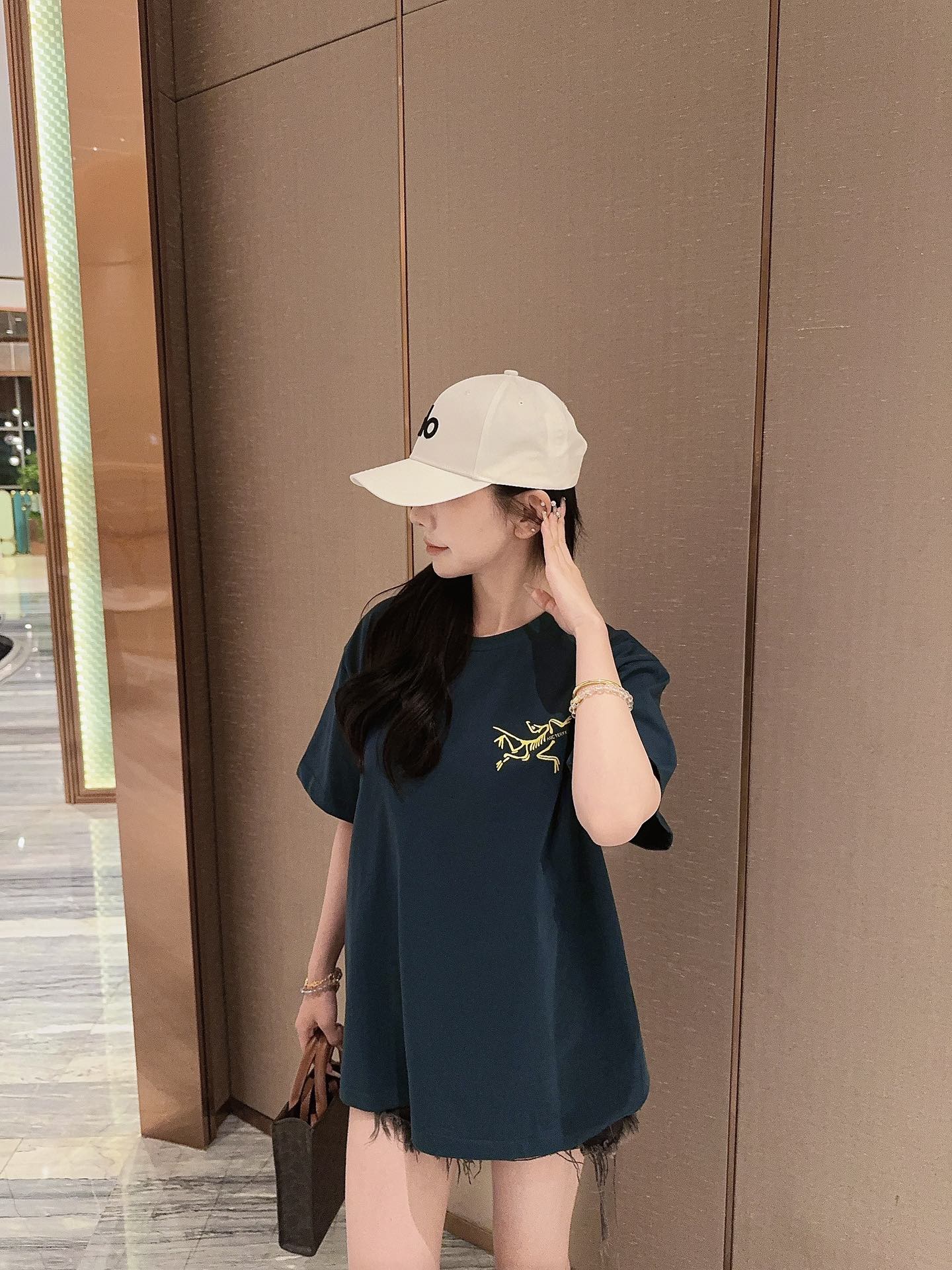 LuxluxHouse Best Quality Clothes T-shirt Arcteryx