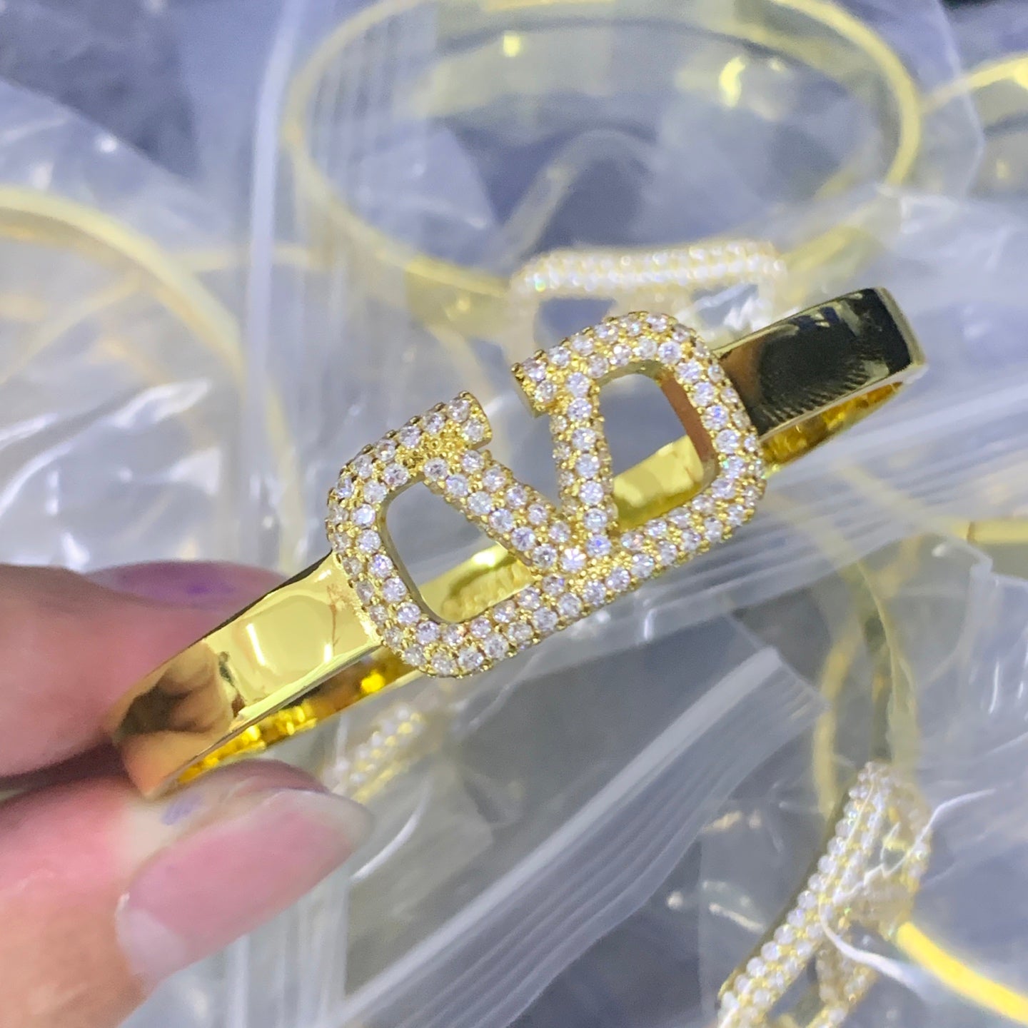 LuxluxHouse Low Price And High Quality Accessories Valentino