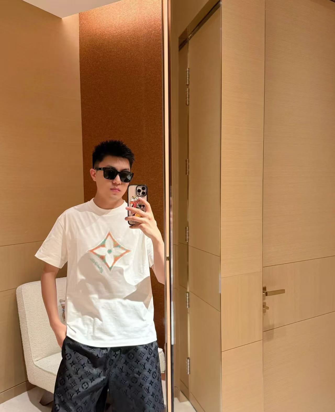 LuxluxHouse Best Quality Clothes T-shirt Louis Vuitton