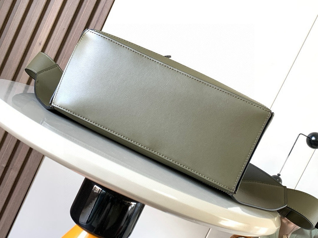 LuxluxHouse Best Quality Bags Loewe