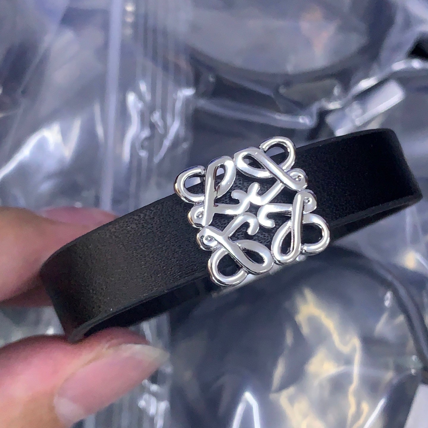 LuxluxHouse Low Price And High Quality Accessories Loewe