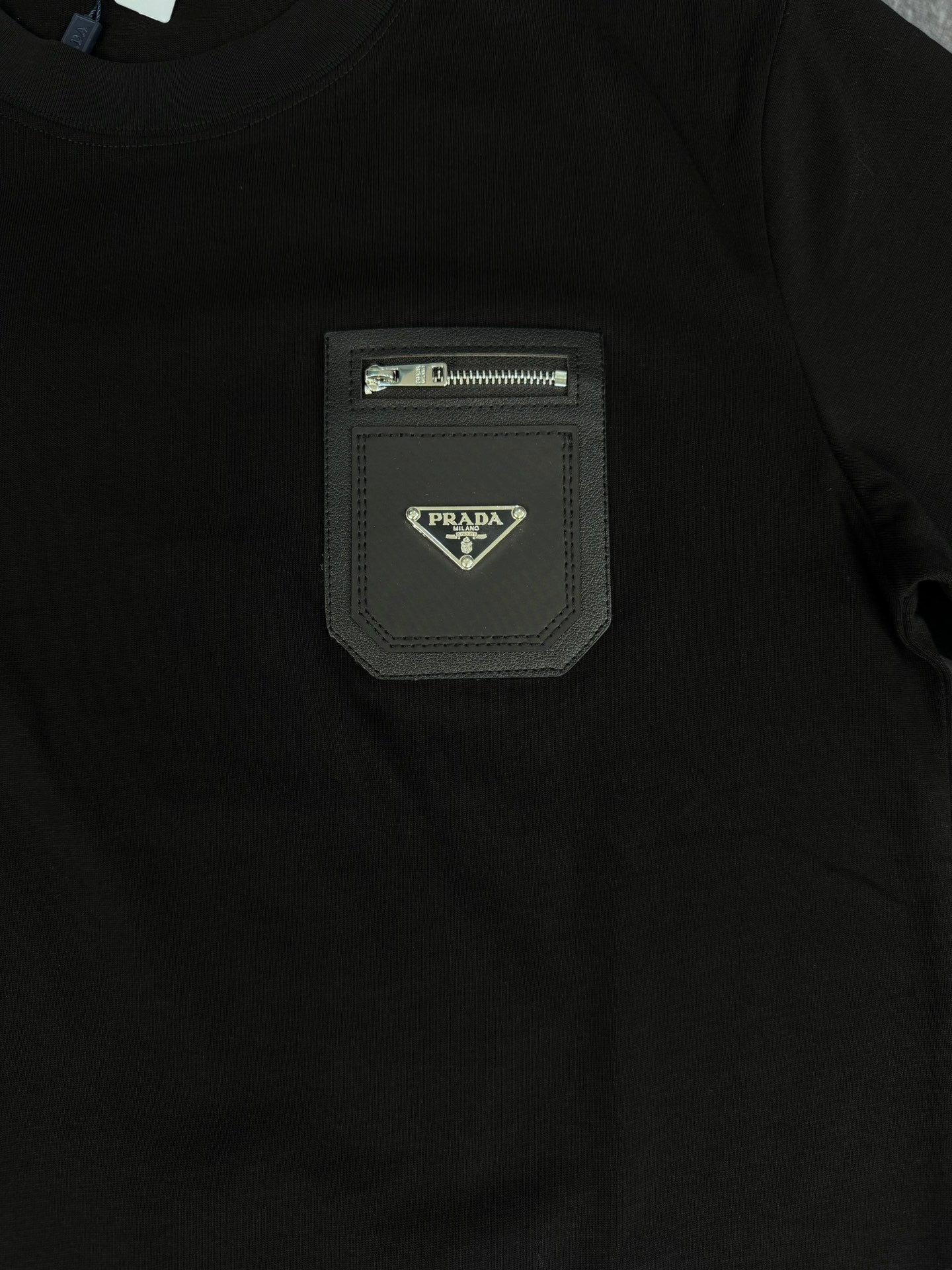 LuxluxHouse Best Quality Clothes T-shirt Prada