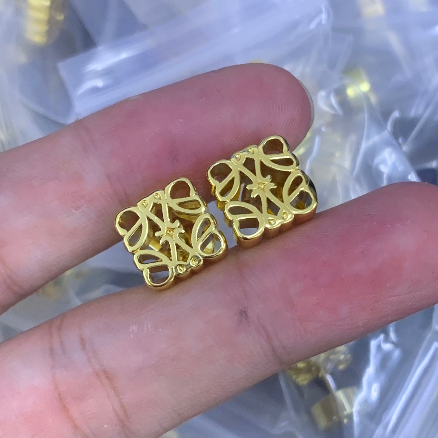 LuxluxHouse Low Price And High Quality Accessories Loewe