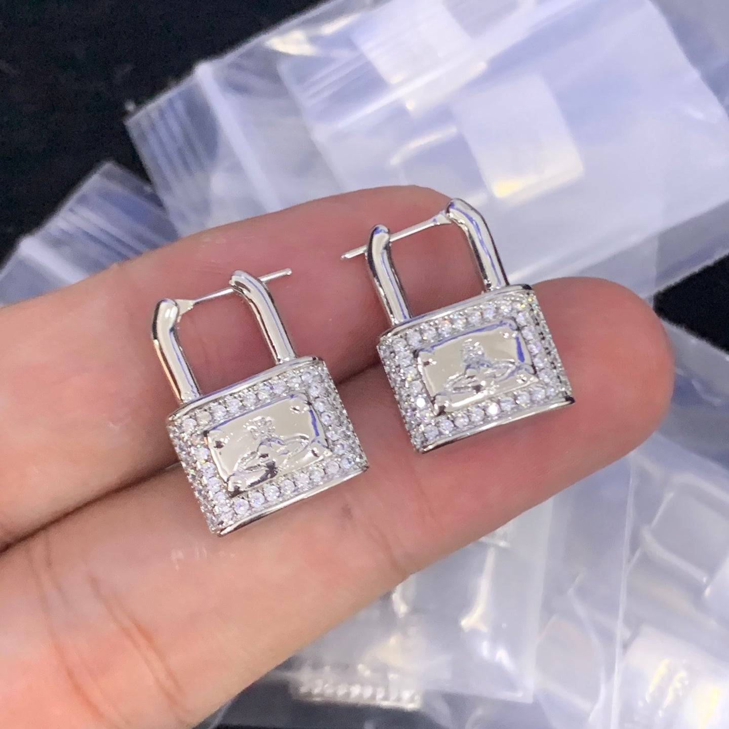 LuxluxHouse Low Price And High Quality Accessories Vivienne Westwood