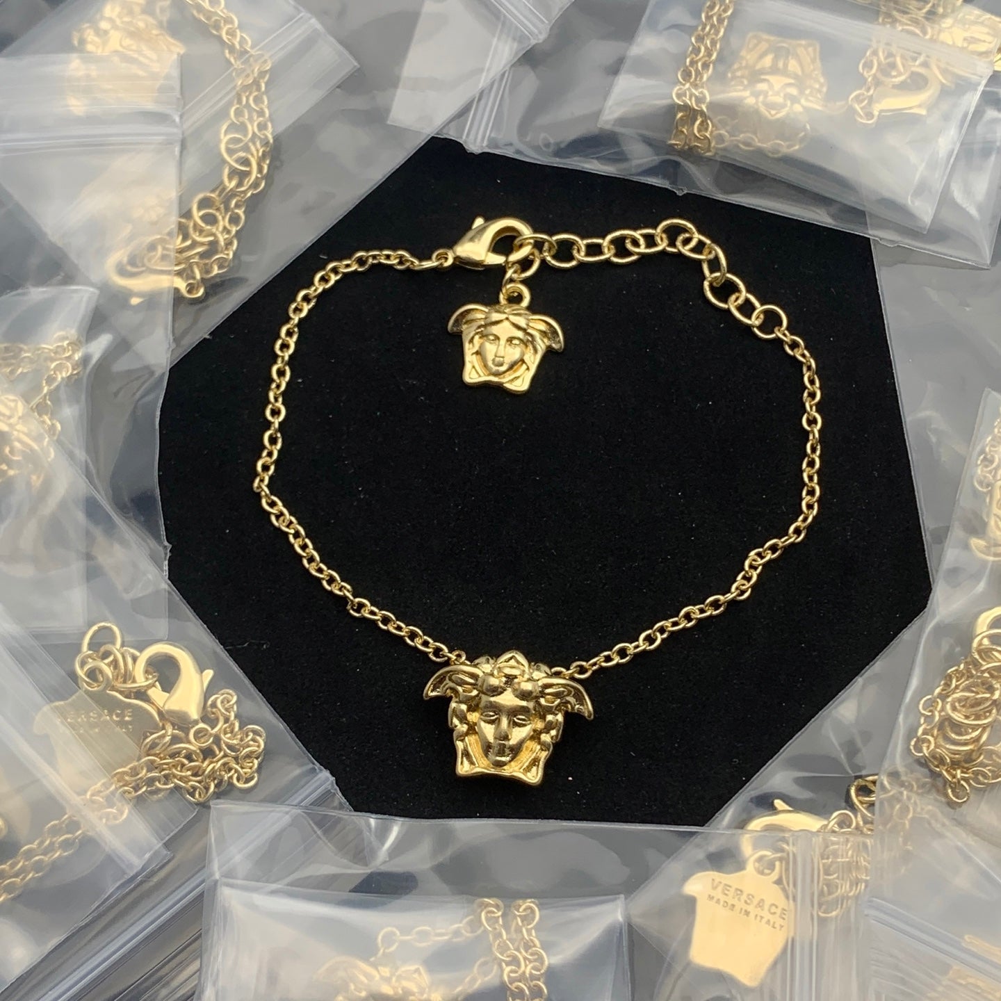 LuxluxHouse Low Price And High Quality Accessories Versace