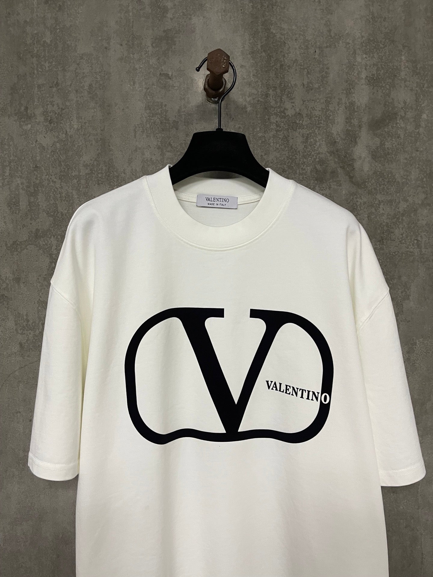 LuxluxHouse Best Quality Clothes Valentino T-shirt