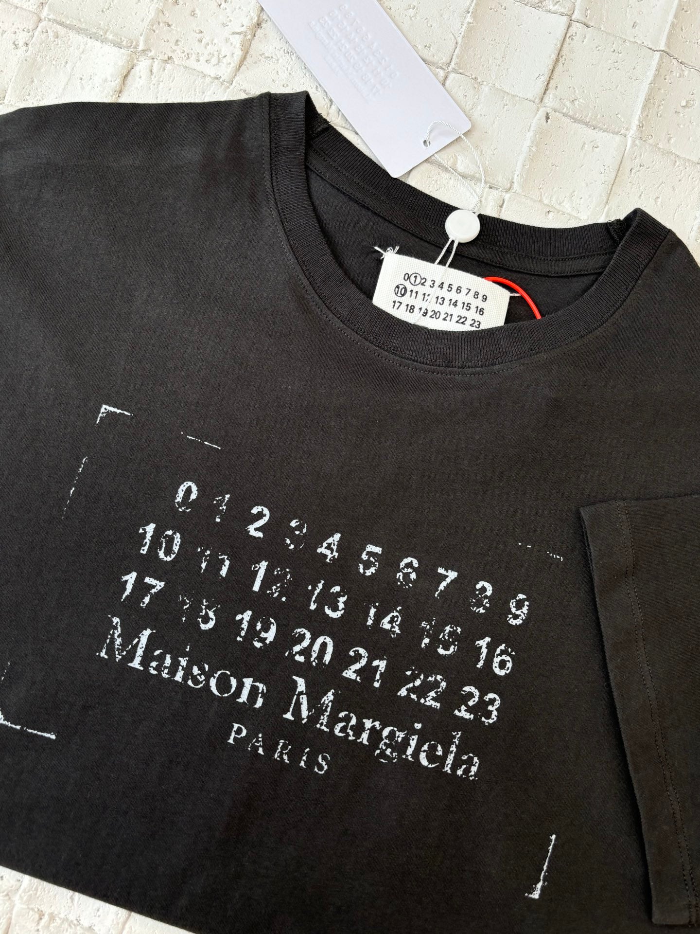 LuxluxHouse Best Quality Clothes T-shirt Chanel & Maison Margiela