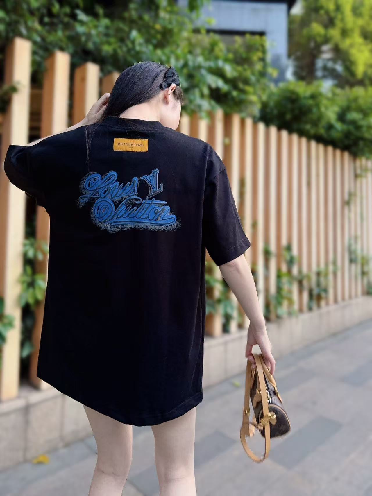 LuxluxHouse Best Quality Clothes T-shirt Louis Vuitton