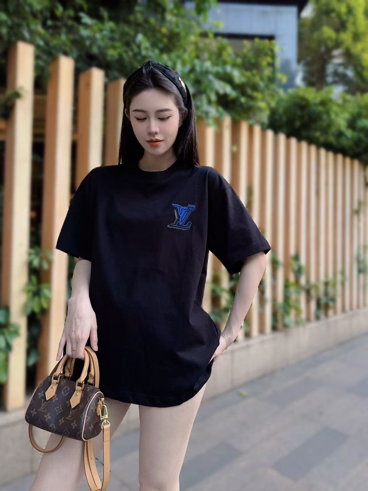 LuxluxHouse Best Quality Clothes T-shirt Louis Vuitton