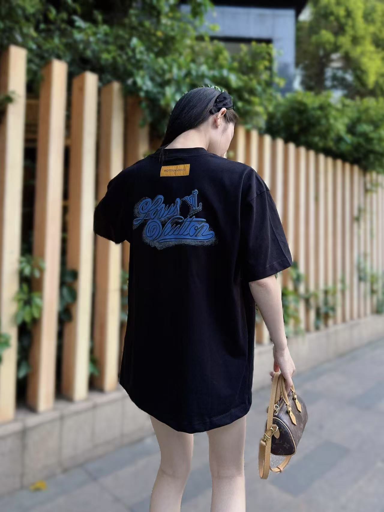 LuxluxHouse Best Quality Clothes T-shirt Louis Vuitton