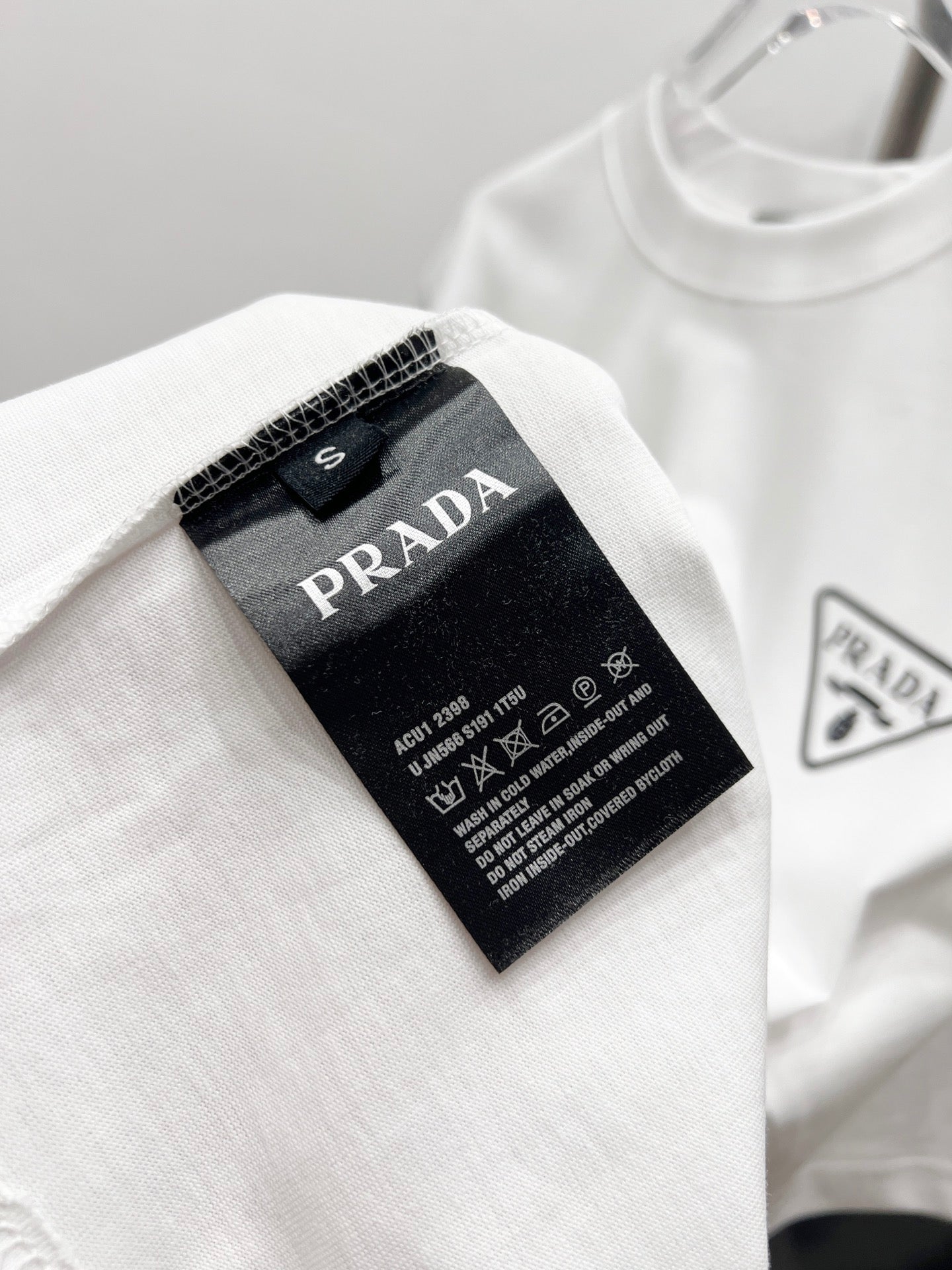 LuxluxHouse Best Quality Clothes T-shirt Prada