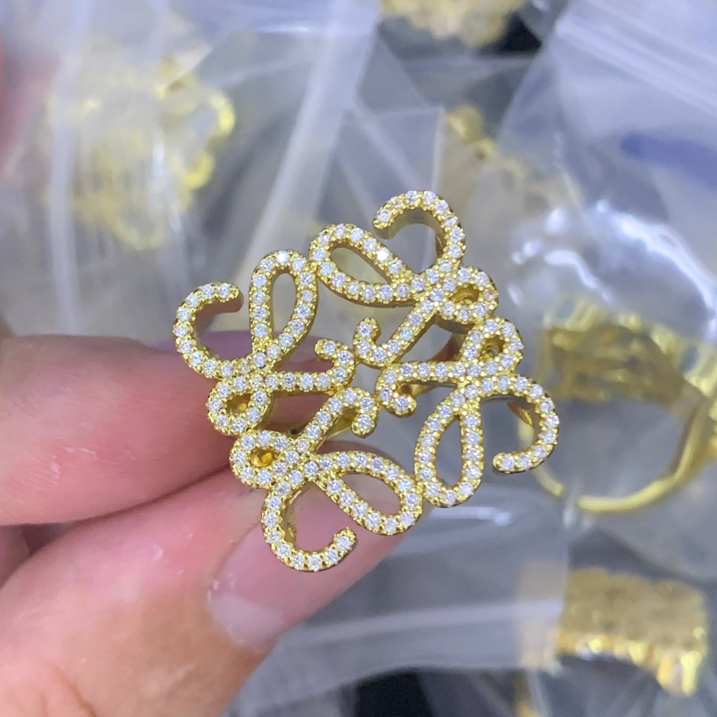 LuxluxHouse Low Price And High Quality Accessories Loewe