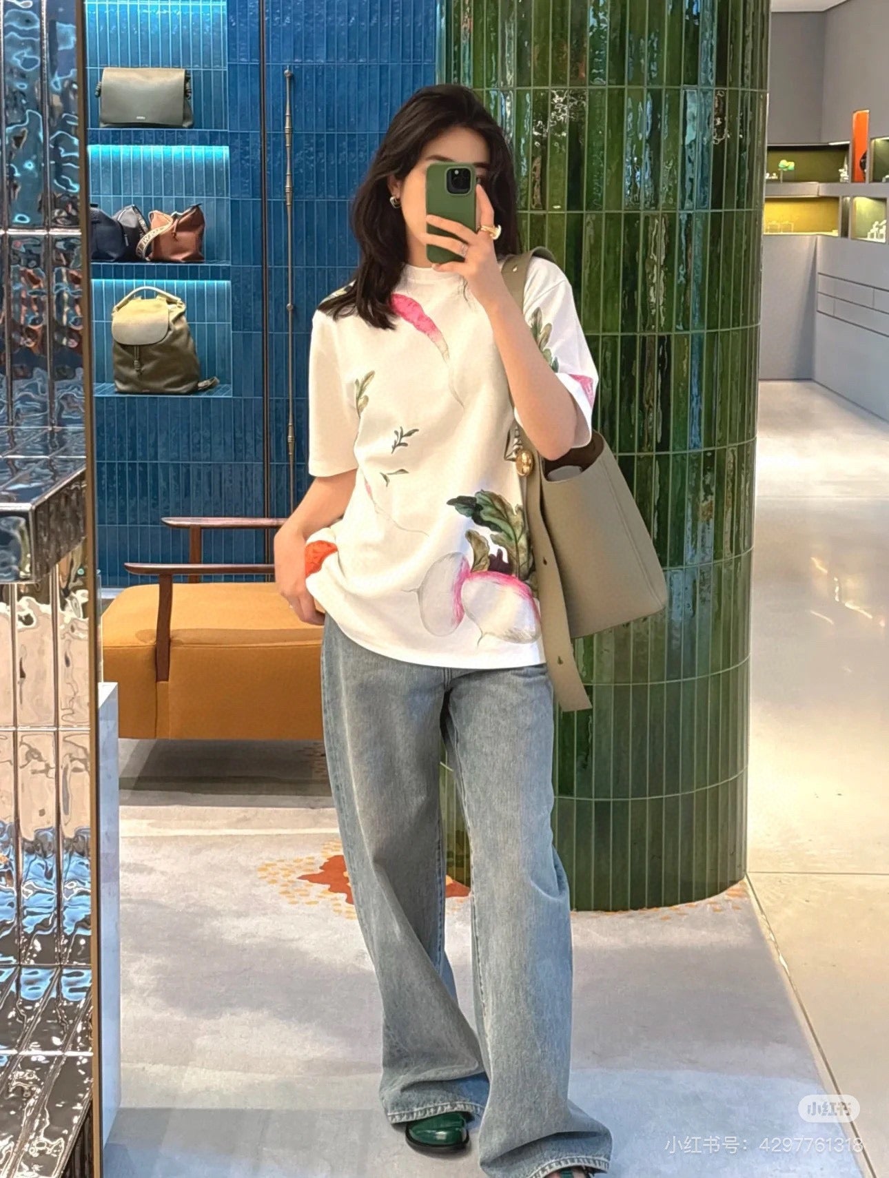 LuxluxHouse Best Quality Clothes T-shirt Loewe