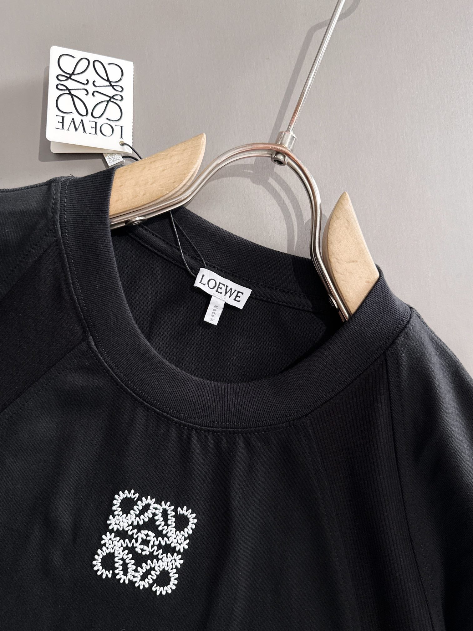 LuxluxHouse Best Quality Clothes T-shirt Loewe