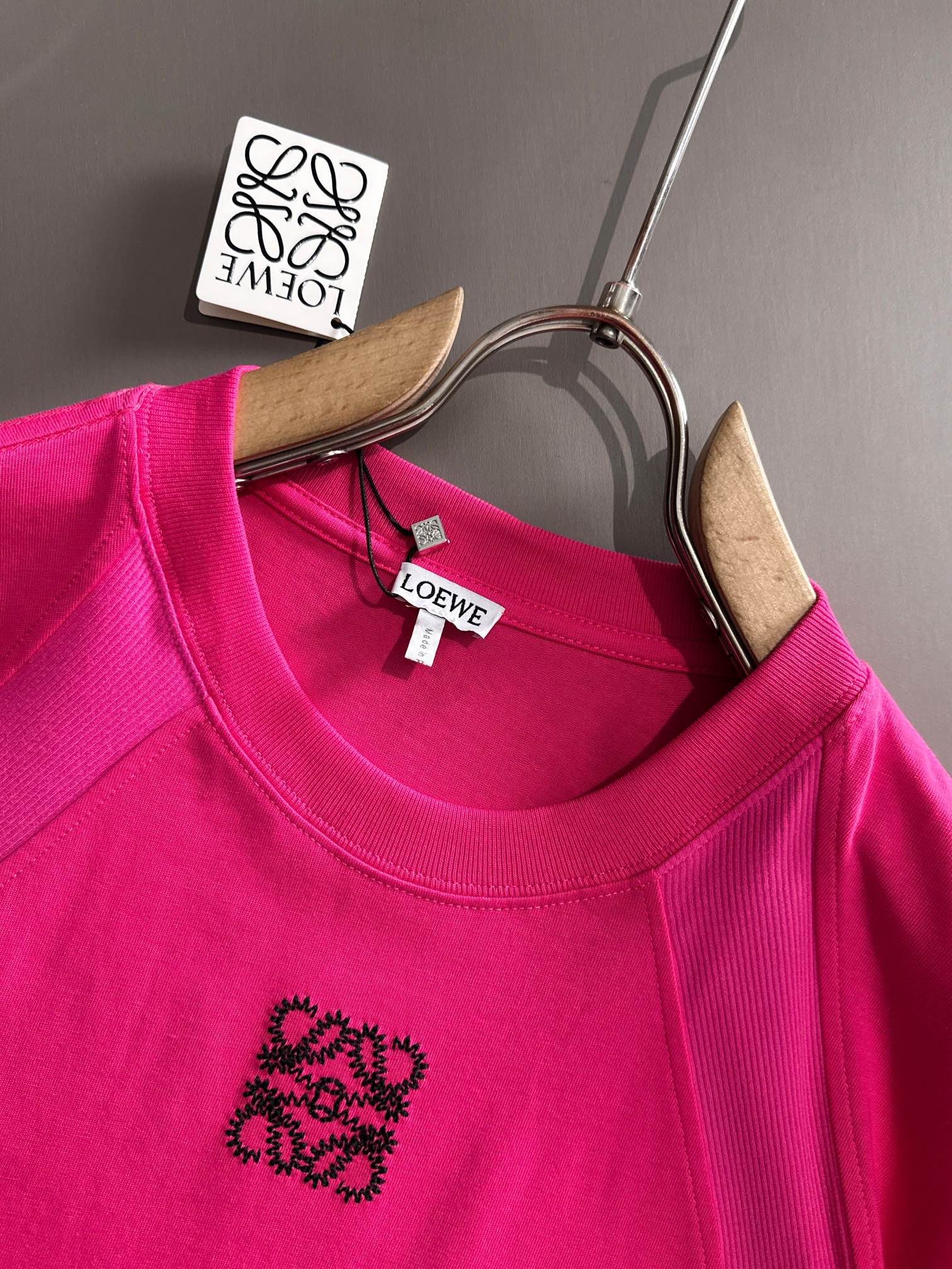 LuxluxHouse Best Quality Clothes T-shirt Loewe