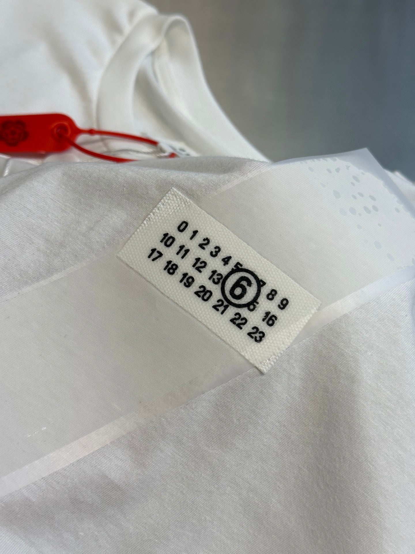LuxluxHouse Best Quality Clothes T-shirt Chanel & Maison Margiela