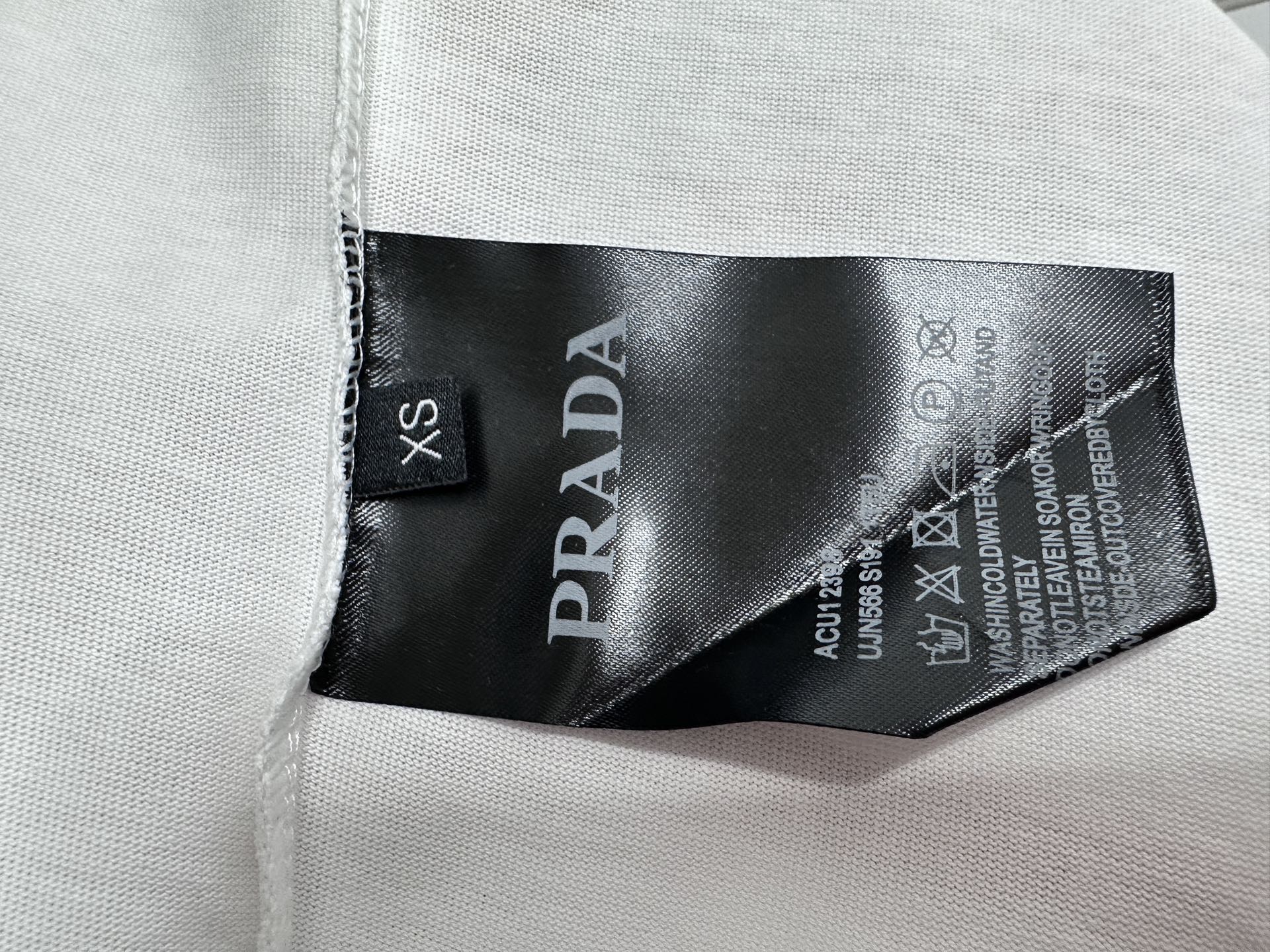 LuxluxHouse Best Quality Clothes T-shirt Prada