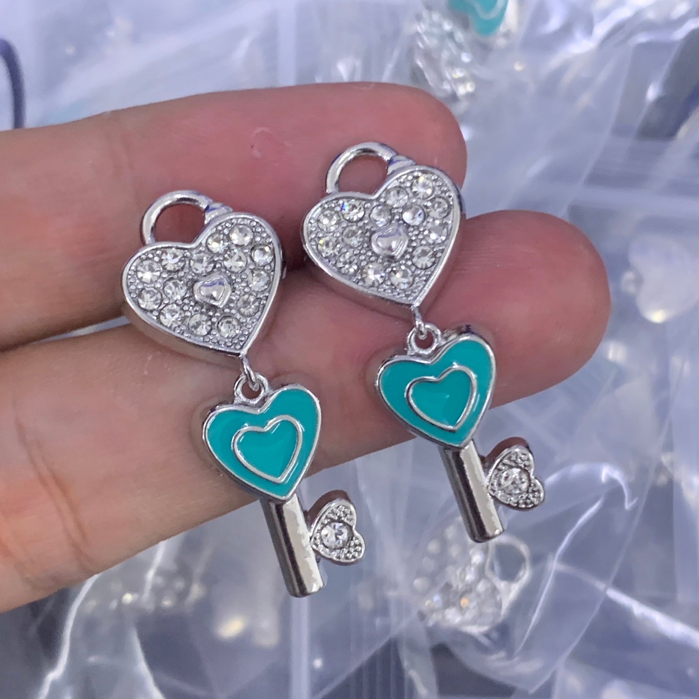 LuxluxHouse Low Price And High Quality Accessories Tiffany