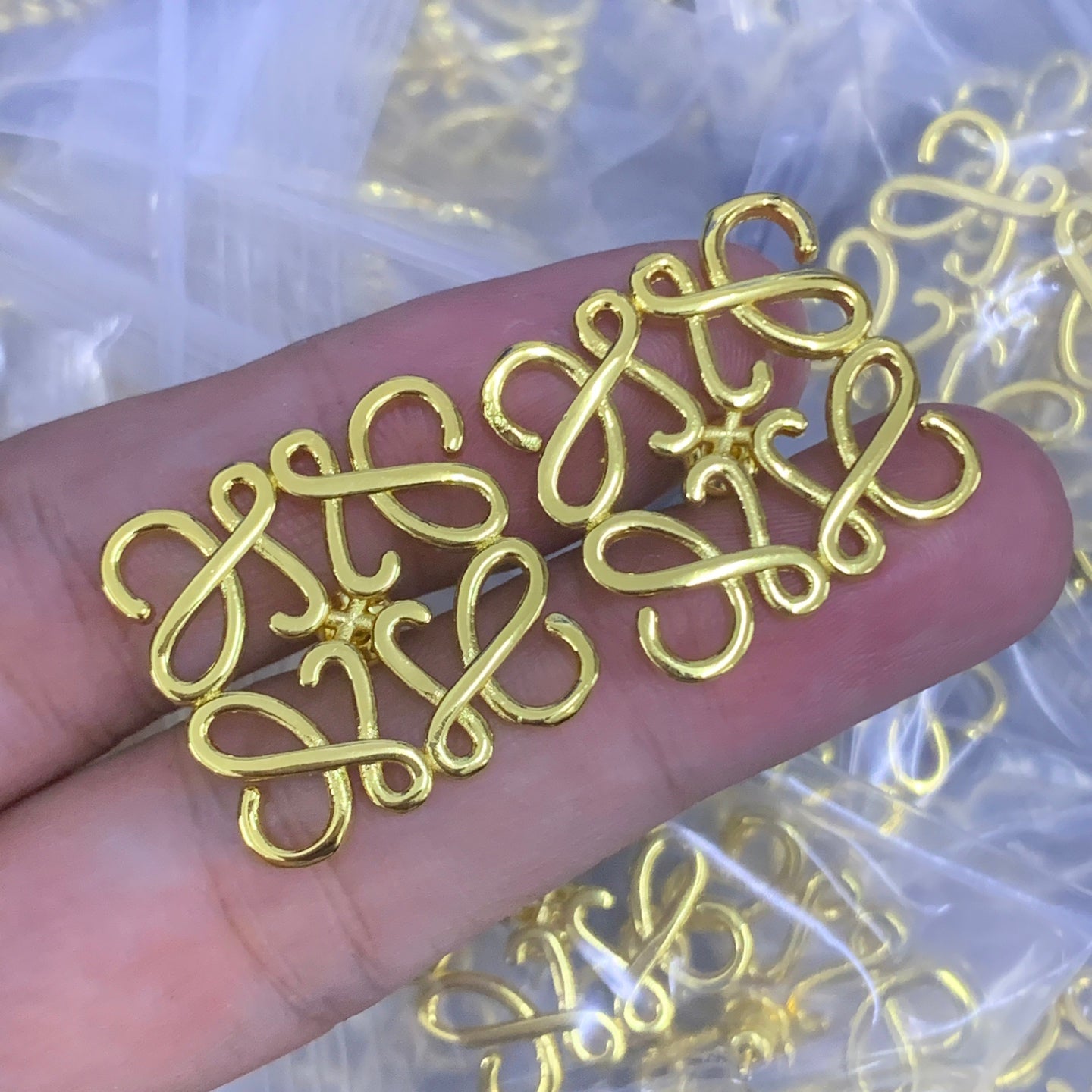 LuxluxHouse Low Price And High Quality Accessories Loewe