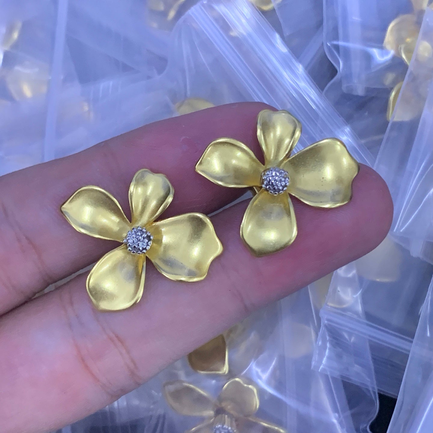 LuxluxHouse Low Price And High Quality Accessories Celine