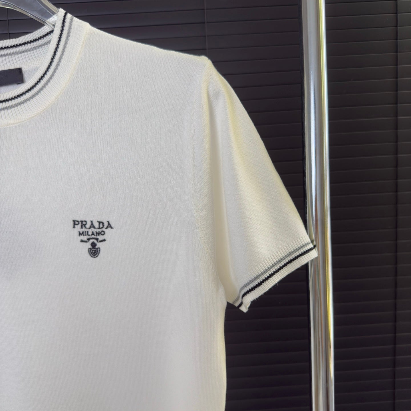LuxluxHouse Best Quality Clothes T-shirt Prada