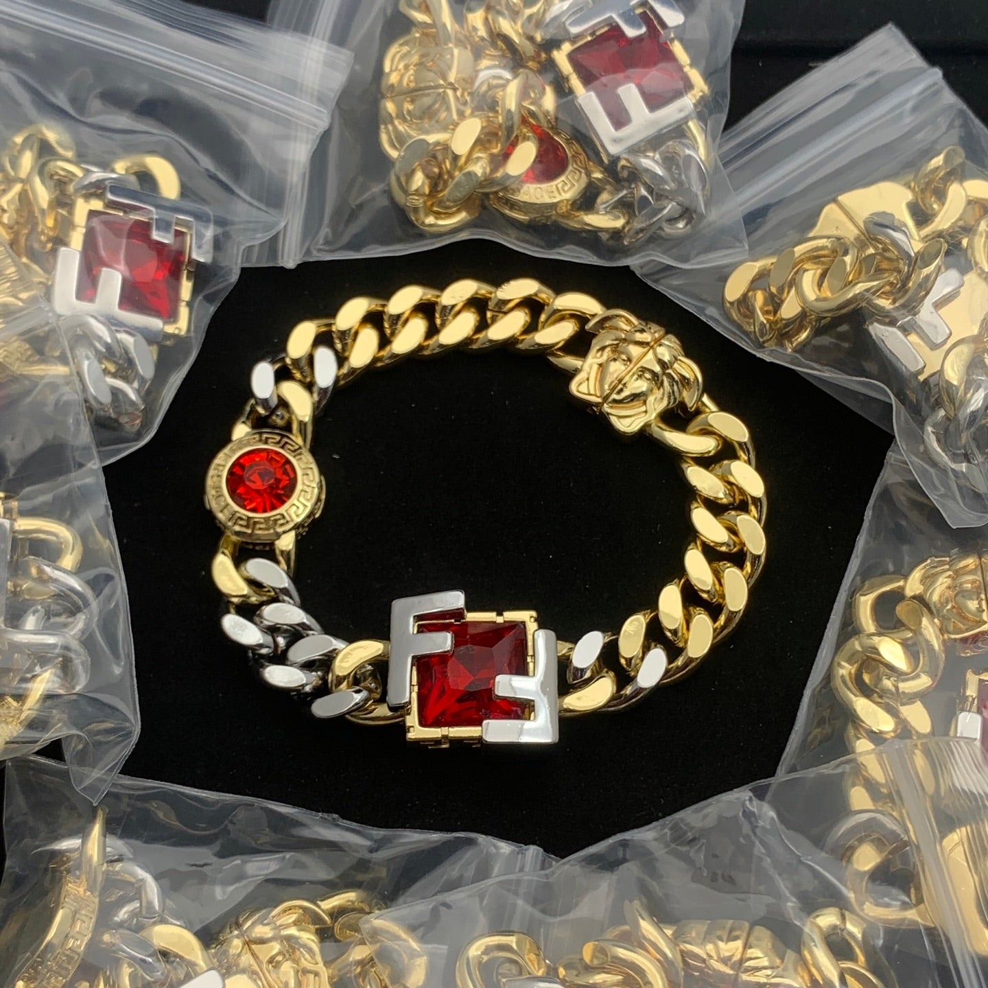 LuxluxHouse Low Price And High Quality Accessories Versace