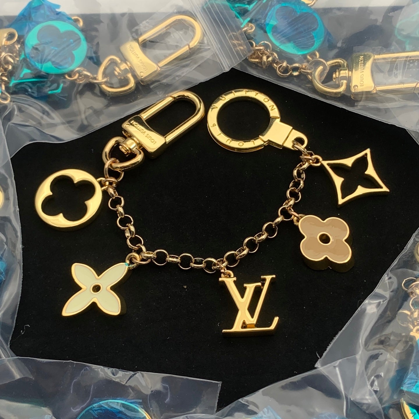 LuxluxHouse Low Price And High Quality Accessories Louis Vuitton