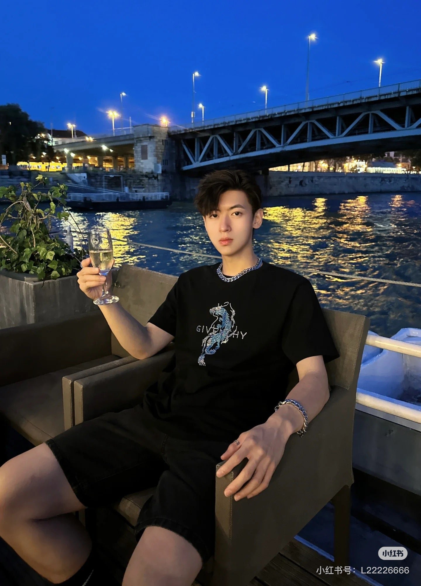 LuxluxHouse Best Quality Clothes Givenchy T-shirt