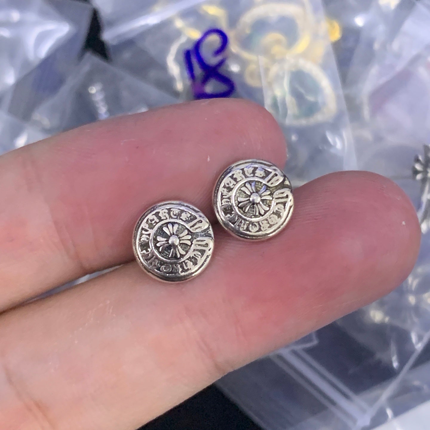 LuxluxHouse Low Price And High Quality Accessories Chrome Hearts