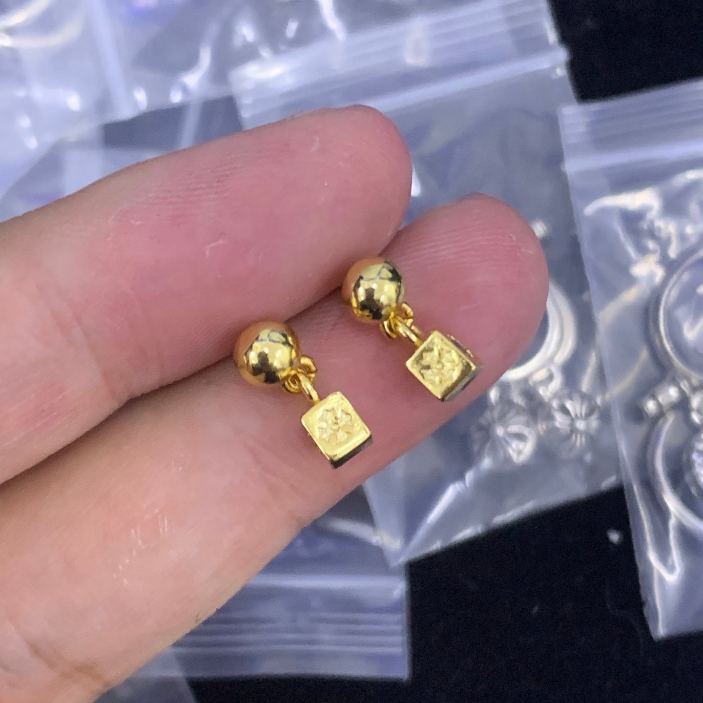 LuxluxHouse Low Price And High Quality Accessories Chrome Hearts