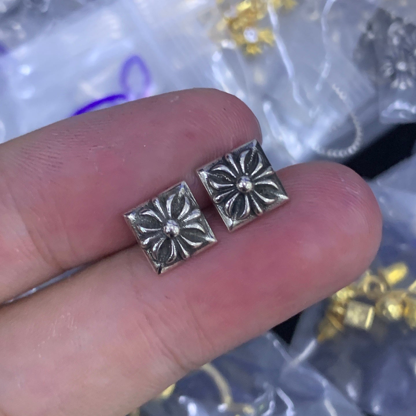 LuxluxHouse Low Price And High Quality Accessories Chrome Hearts