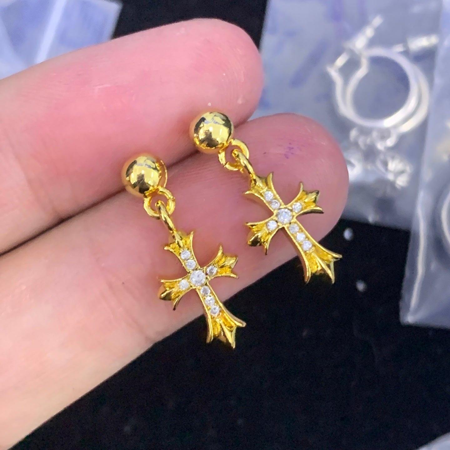 LuxluxHouse Low Price And High Quality Accessories Chrome Hearts