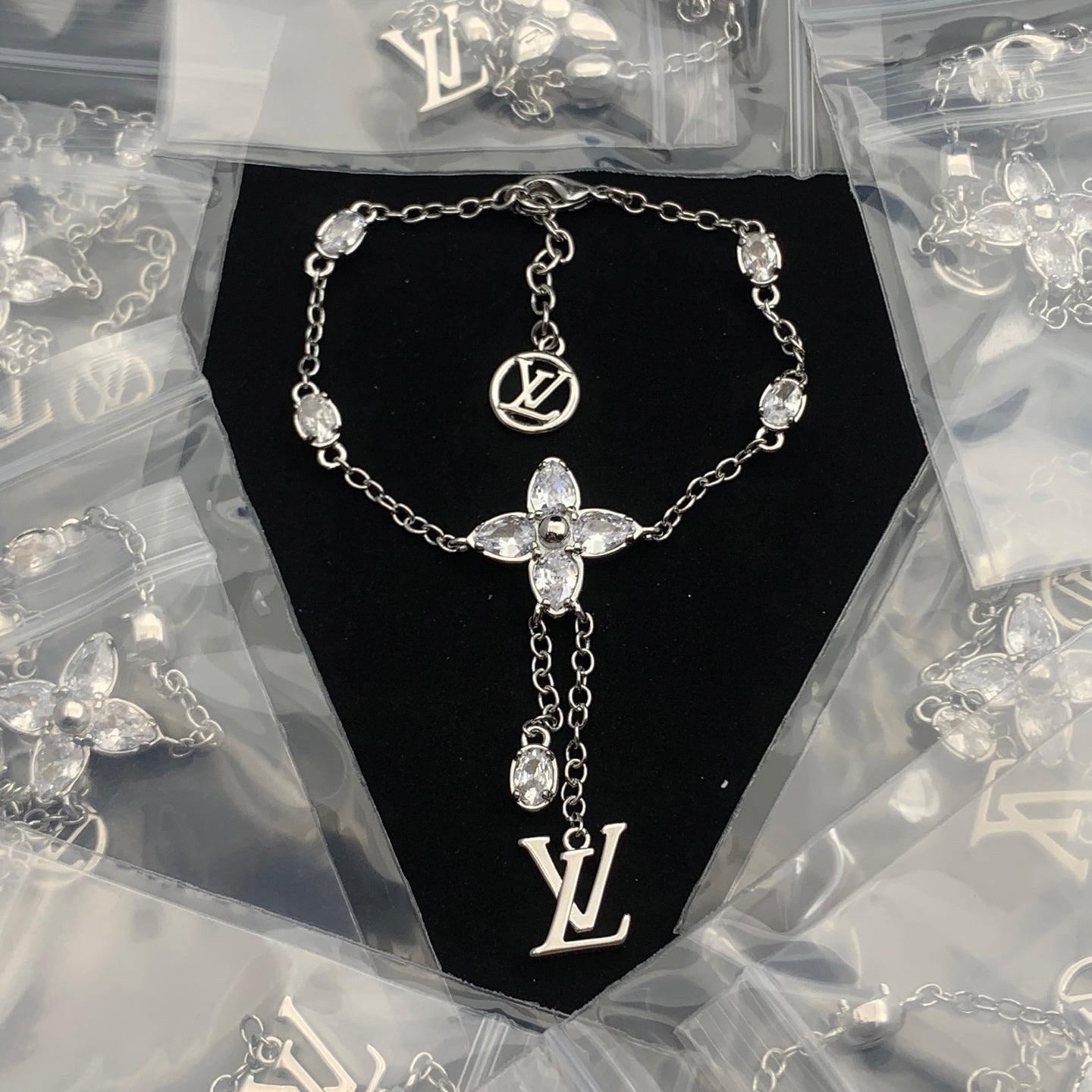 LuxluxHouse Low Price And High Quality Accessories Louis Vuitton